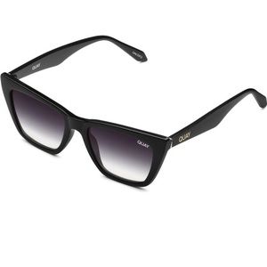 Quay Australia
Call The Shots 48mm
Gradient Cat Eye
Sunglasses worn